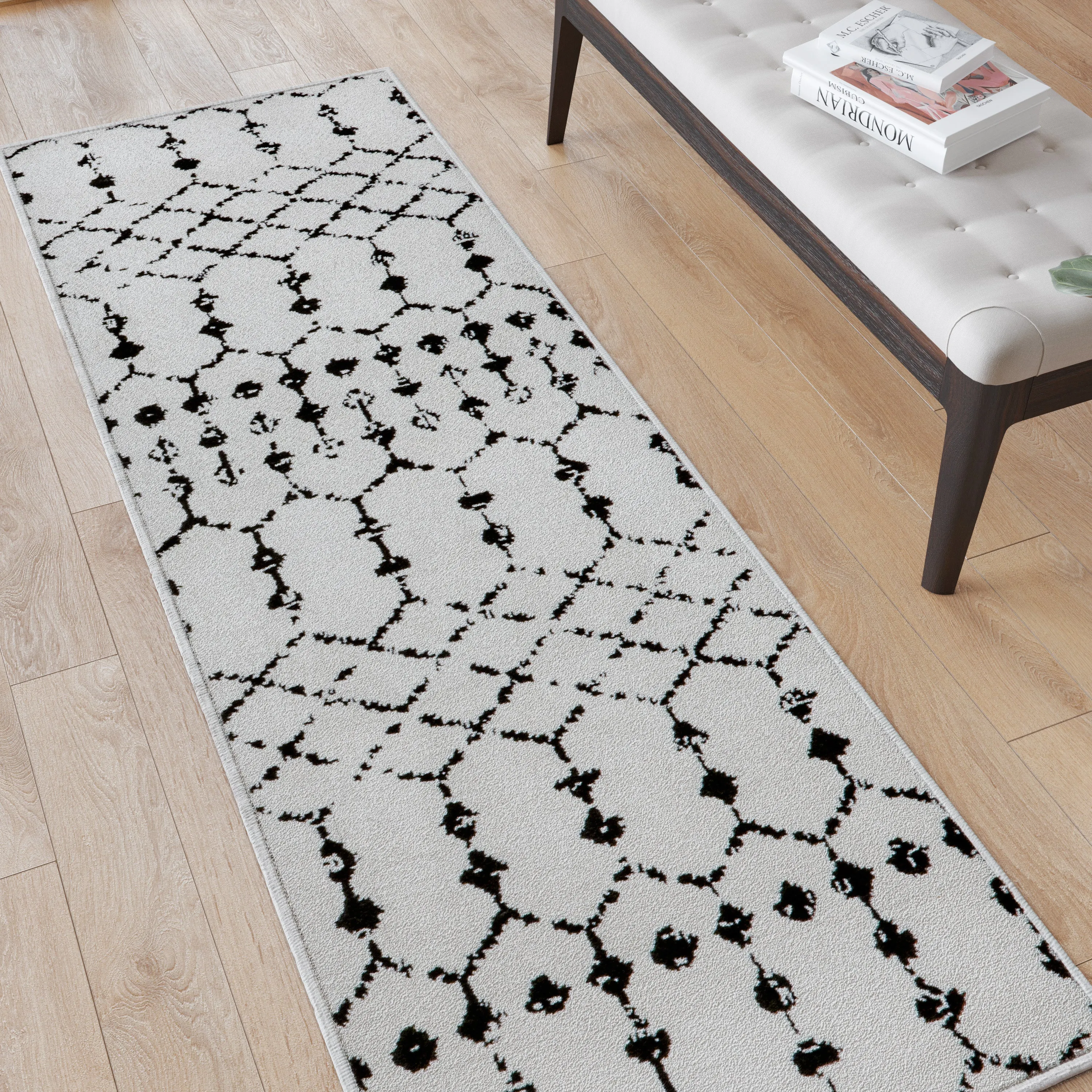 2x6 Ivory & Black Area Rug RC-CR19-1330-26-WH-GG