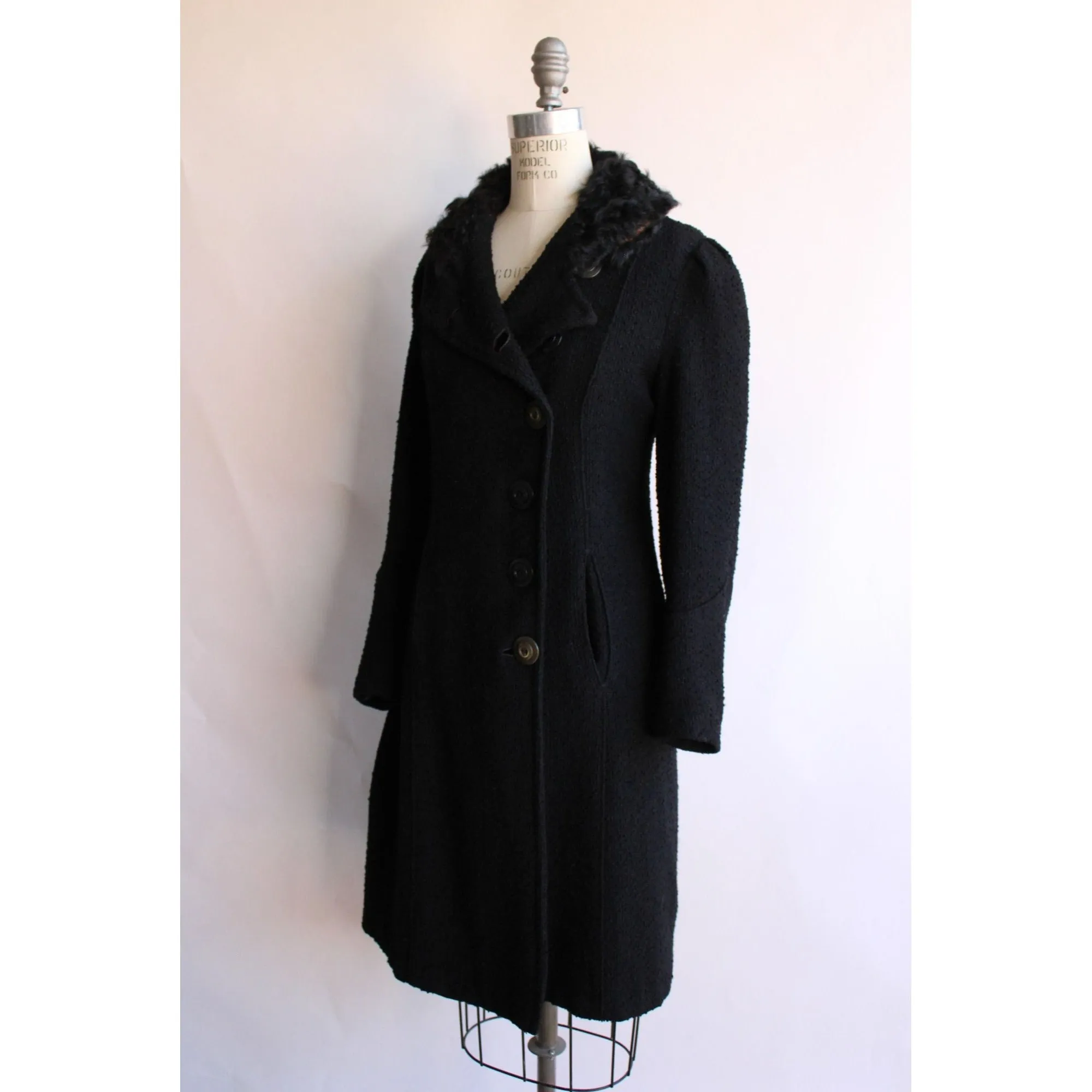 Vintage 1960s Glenbrooke Coat with Belt and Fur Collar